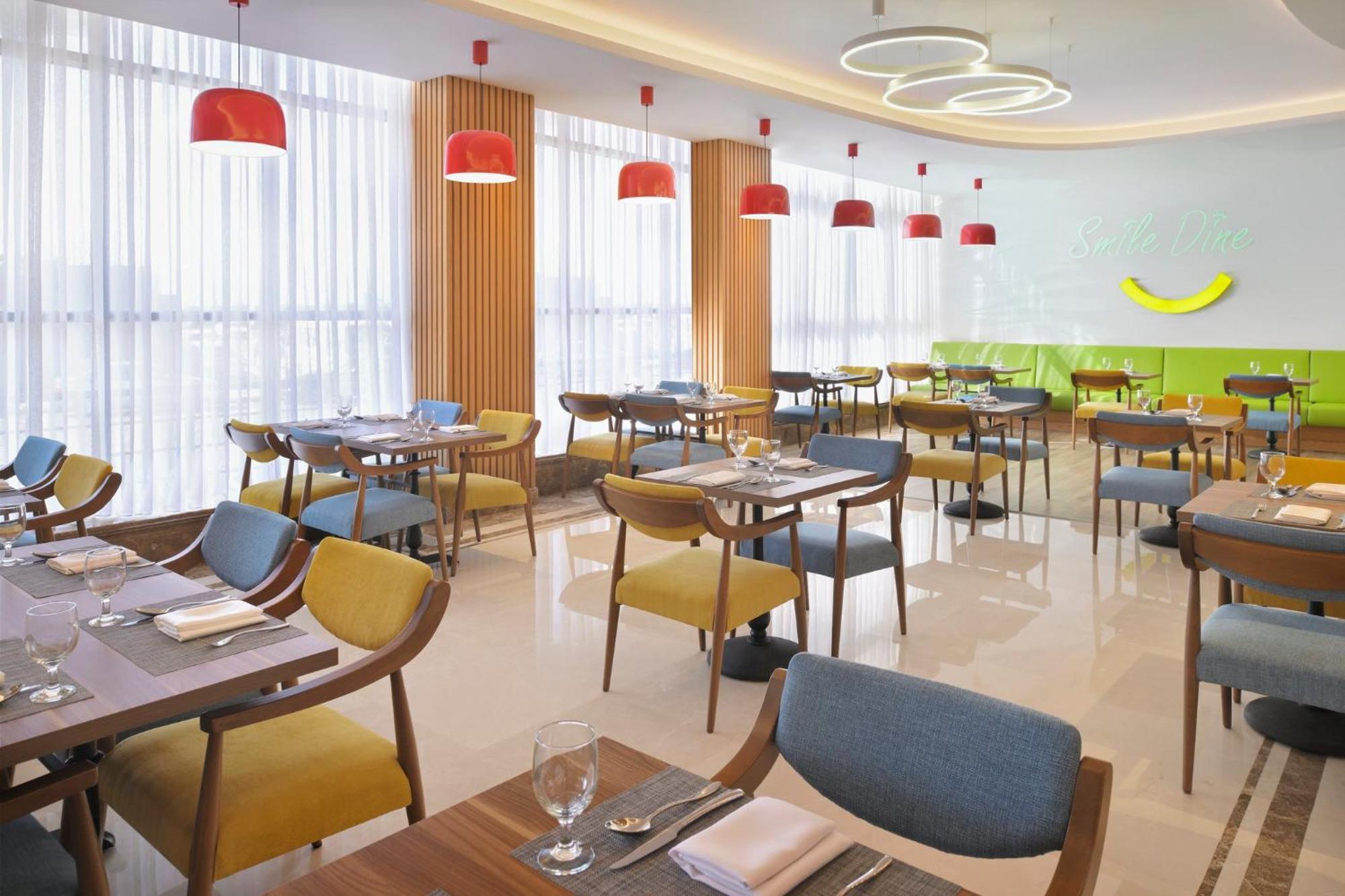 Holiday Inn Jeddah Corniche By Ihg Exterior photo